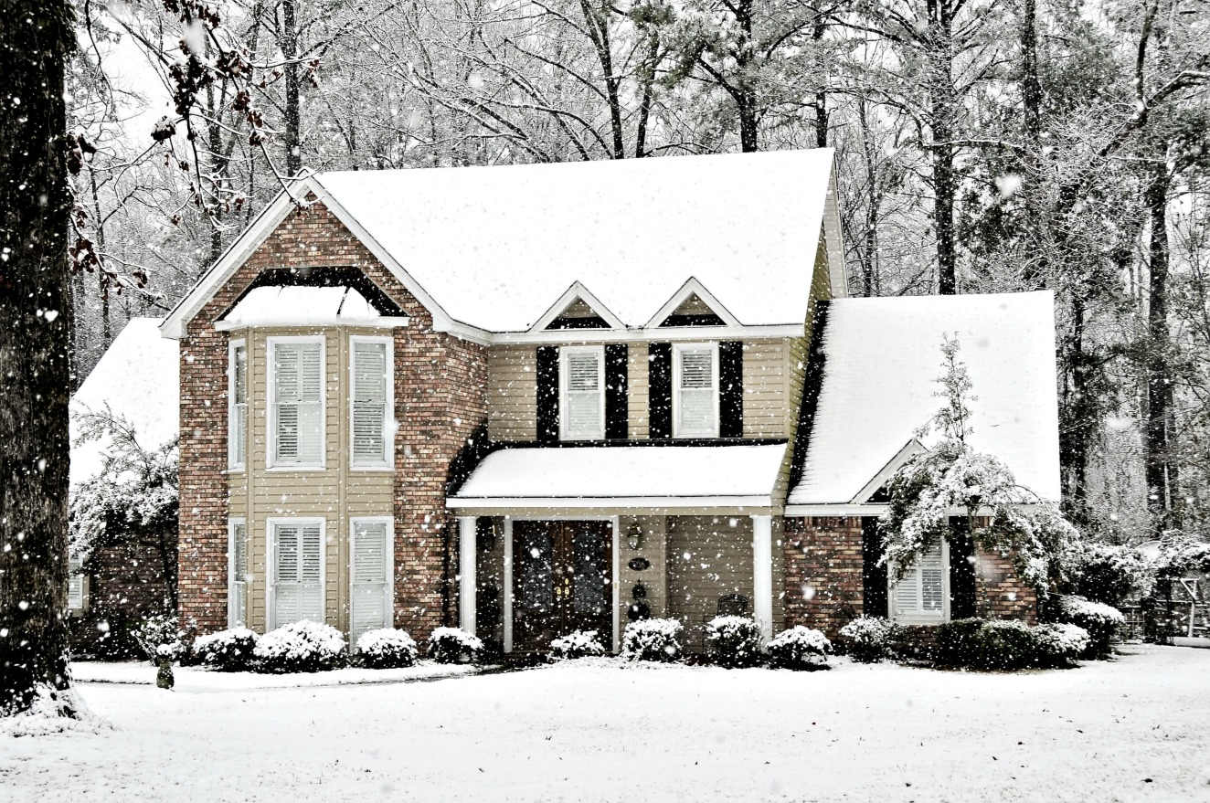 Five Tips to Enhance Winter Curb Appeal - UA®